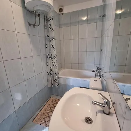 Apartment Cozy With Balcony And Garden - Ae1564