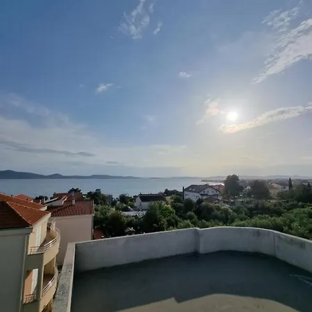 Apartment Cozy With Balcony And Garden - Ae1564