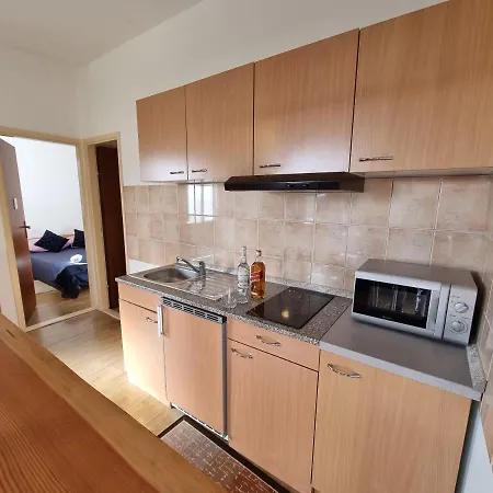Cozy With Balcony And Garden - Ae1564 Apartment